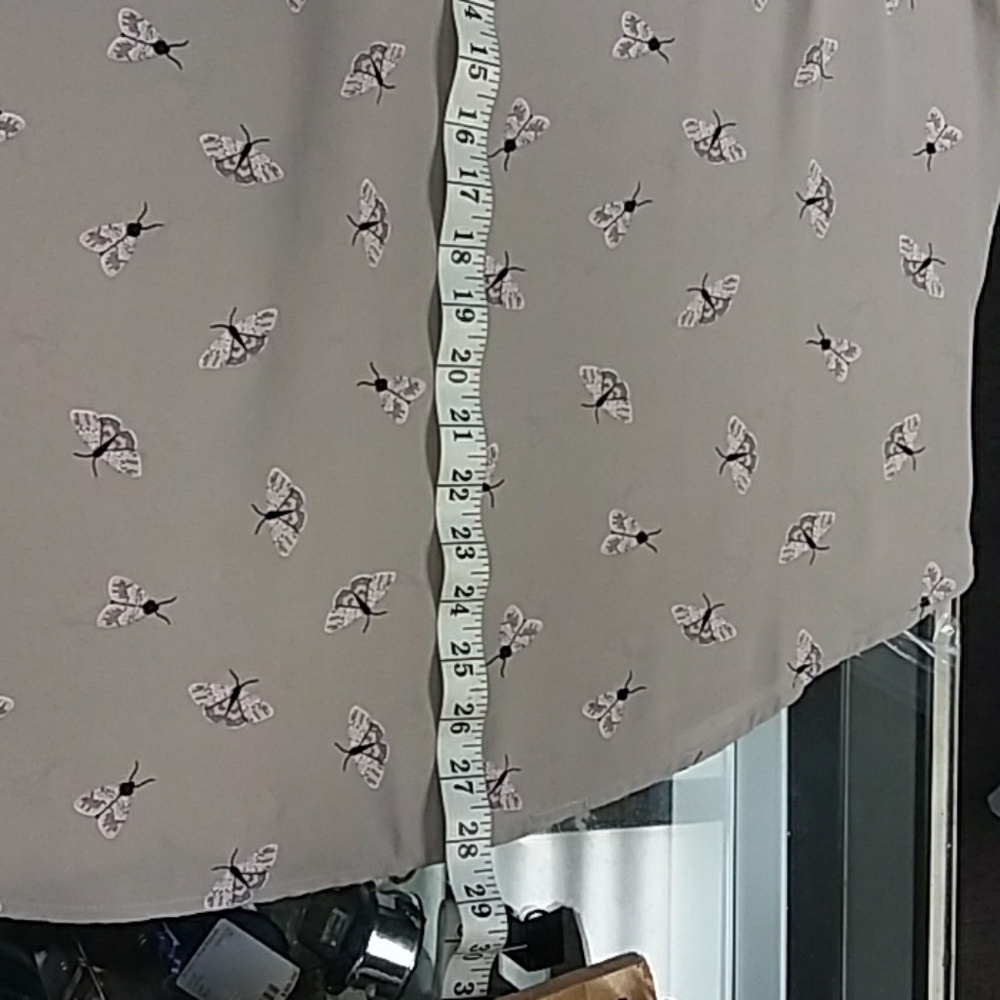 Torrid sz 1x NEW Shirt with butterflies - Picture 3 of 3